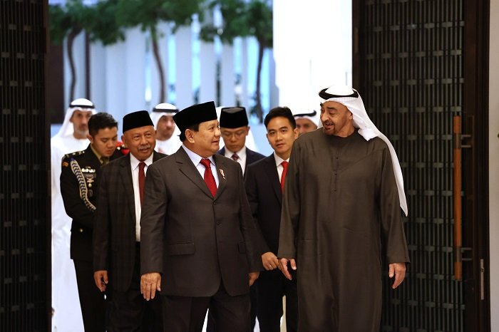 Penuhi Undangan Mohamed bin Zayed, Prabowo – Gibran Disambut Jajaran Petinggi Pemerintahan UEA