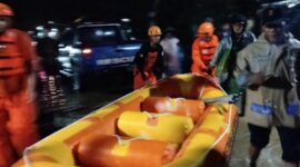 BPBD bersama tim gabungan melakukan upaya penanganan darurat usai banjir terjadi di Kabupaten Trenggalek, Provinsi Jawa Timur, Senin (19/5/2025). (Dok. BPBD Kabupaten Trenggalek)