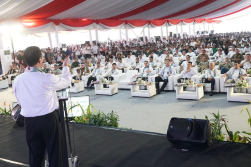 Menteri Pertanian Andi Amran Sulaiman mendapat apresiasi tinggi oleh Wakil Gubernur Jawa Timur Emil Elestianto Dardak atas kinerja sasembada pangan Kementan. (Dok. Kementerian Pertanian)